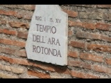 04775 ostia - regio i - insula xv - tempio dell'ara rotonda (i,xv,6) - schild.jpg